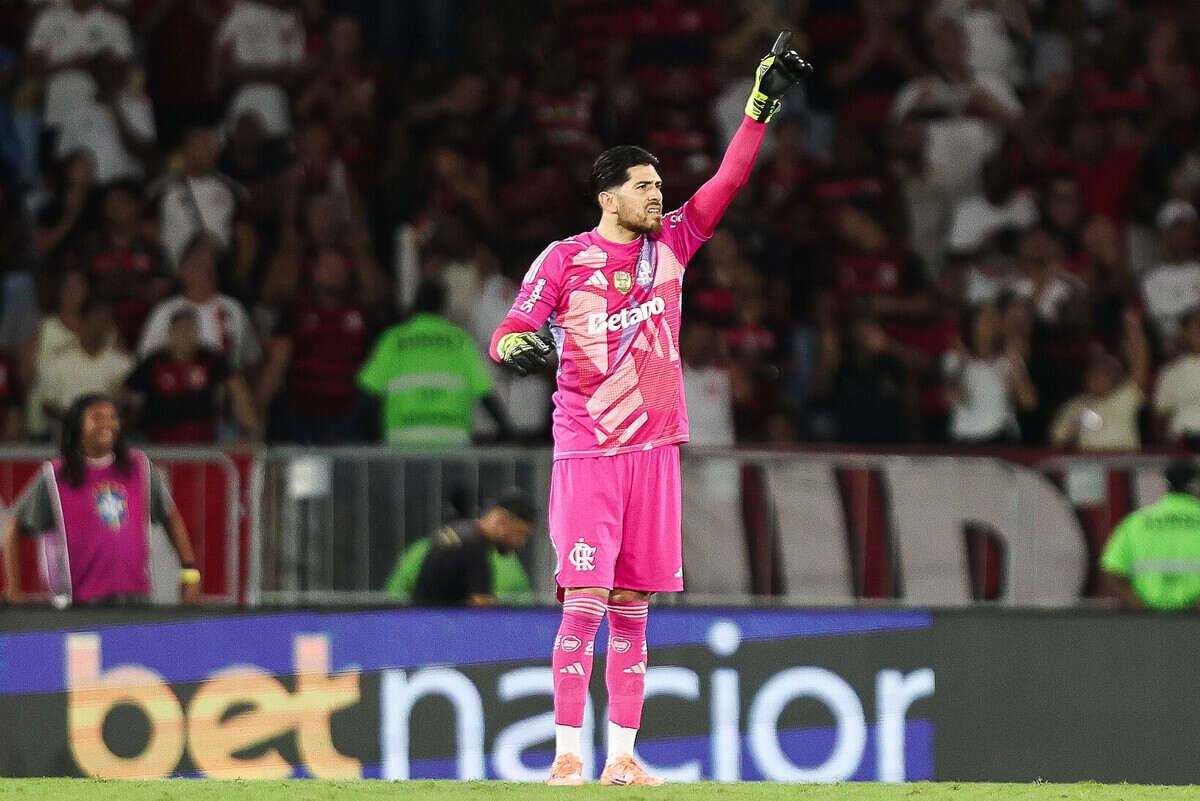 Imagem da noticia Rossi fala de vice do Flamengo na Supercopa: "Acontece"