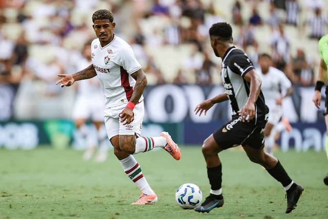 Ceará vence o Fluminense e se afasta do Z4 Ceará vence o Fluminense e se afasta do Z4