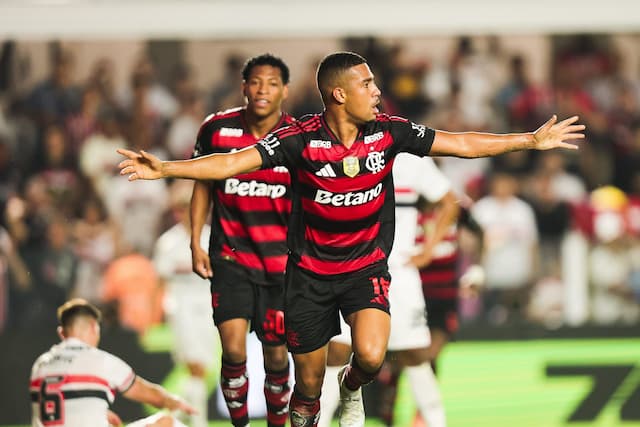 Samuel Lino rechaça confiança em baixa no Flamengo Samuel Lino rechaça confiança em baixa no Flamengo