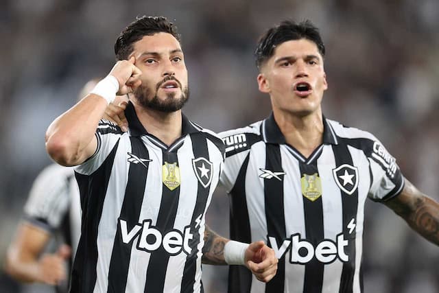 Botafogo se impõe no Nilton Santos, vence o Vasco e cola no G5 Botafogo se impõe no Nilton Santos, vence o Vasco e cola no G5