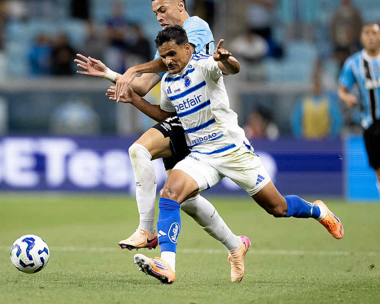 Imagem da noticia Fabrício Bruno decide, Cruzeiro bate o Grêmio e pressiona os líderes