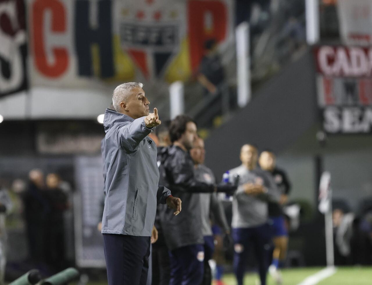 Imagem da noticia São Paulo precisa de aproveitamento de campeão para conquistar vaga na Libertadores