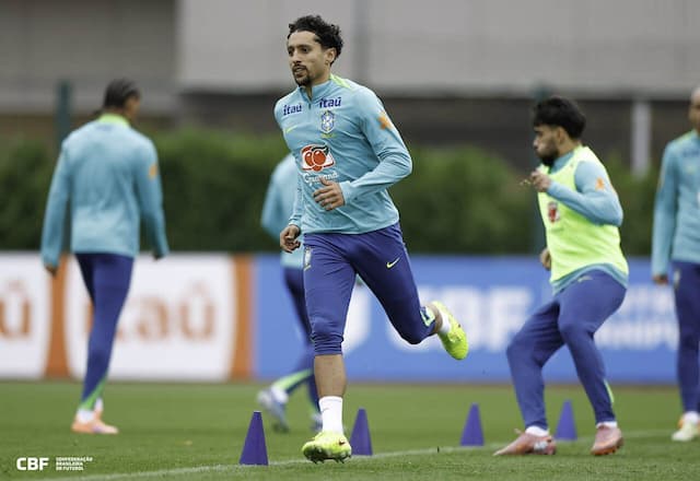 Visita de Rivaldo e Marquinhos fora: o segundo dia de treino da Seleção Visita de Rivaldo e Marquinhos fora: o segundo dia de treino da Seleção