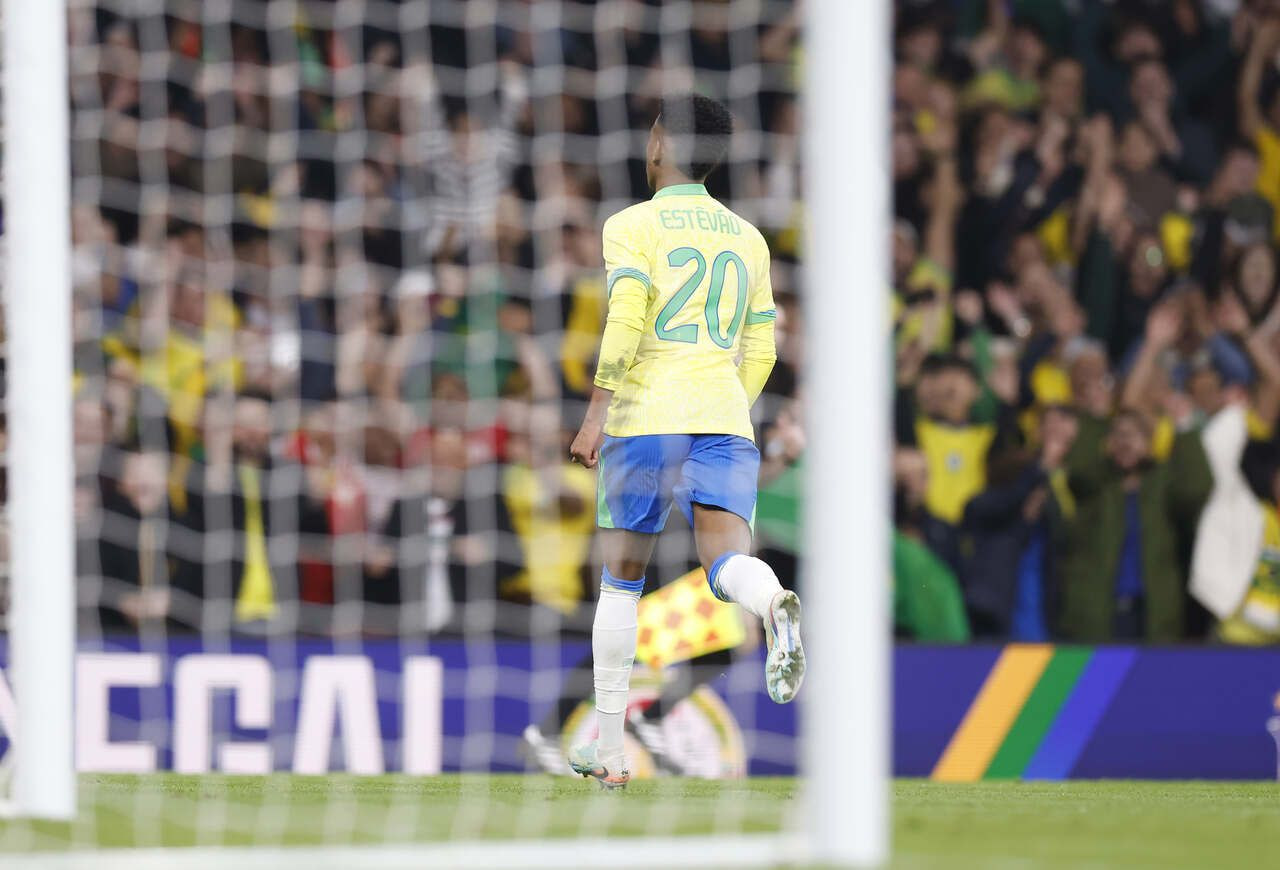 Imagem da noticia Em grande fase, Estêvão marca e exalta relação com Ancelotti