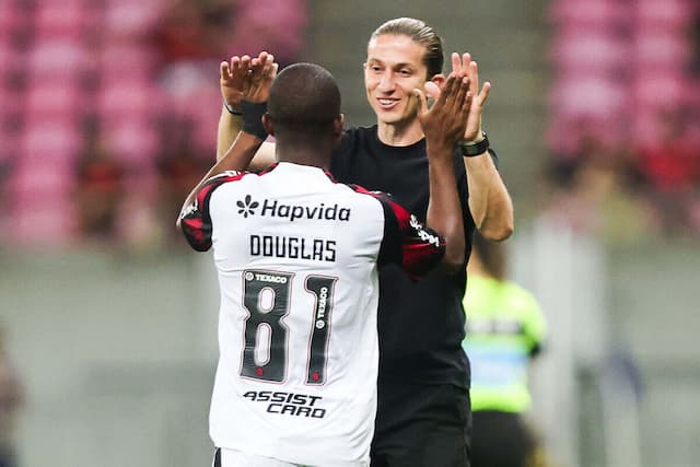 Filipe não aprova início, mas fica satisfeito com triunfo do Flamengo Filipe não aprova início, mas fica satisfeito com triunfo do Flamengo
