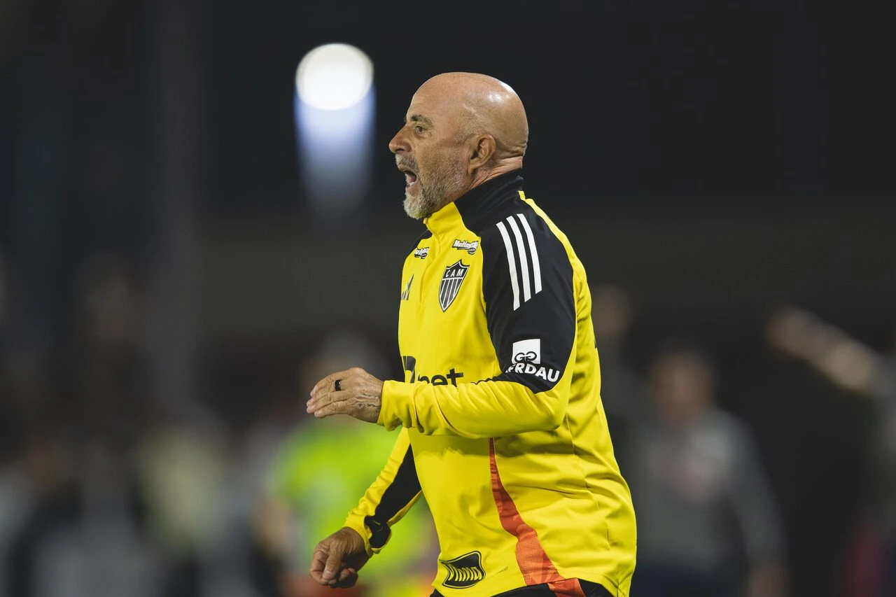 Imagem da noticia Sampaoli admite falhas e promete: "Até a final precisam ser corrigidas"