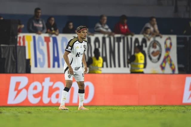 Scarpa fala em "deixar vaidade de lado" após empate do Atlético Scarpa fala em "deixar vaidade de lado" após empate do Atlético