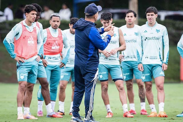 Cruzeiro terá "reforço" da seleção, mas perde três titulares contra o Juventude Cruzeiro terá "reforço" da seleção, mas perde três titulares contra o Juventude