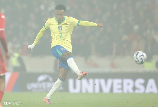 Éder Militão sofre lesão na coxa e deve desfalcar o Real Madrid por duas semanas Éder Militão sofre lesão na coxa e deve desfalcar o Real Madrid por duas semanas