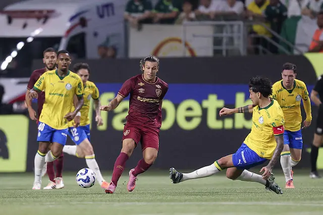 Palmeiras empata com o Fluminense e vê Flamengo ampliar vantagem na liderança Palmeiras empata com o Fluminense e vê Flamengo ampliar vantagem na liderança