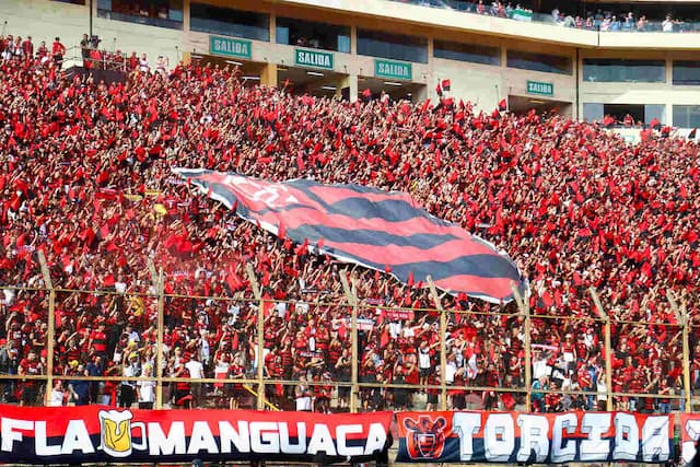 Rossi dedica o tetra do Flamengo à Nação: "Dias e dias de viagens para nos apoiar" Rossi dedica o tetra do Flamengo à Nação: "Dias e dias de viagens para nos apoiar"