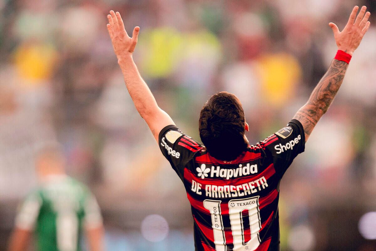 Imagem da noticia Arrascaeta comemora título da Libertadores: "Merecemos esta taça”