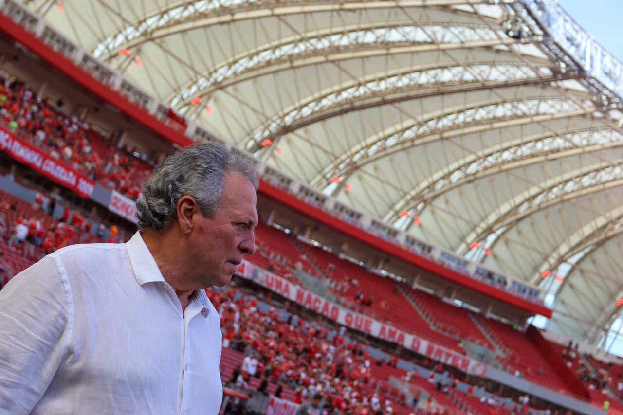 Imagem da noticia Abel Braga é punido por declaração homofóbica