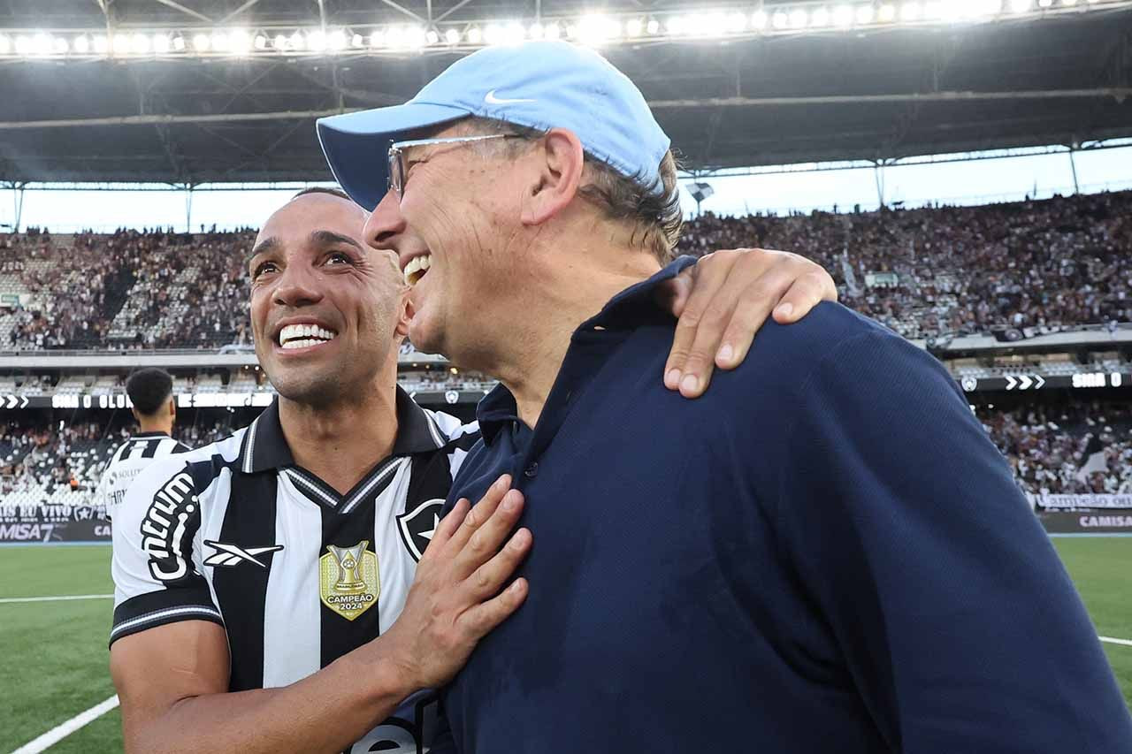 Imagem da noticia John Textor avalia ano do Botafogo: "Temporada louca"
