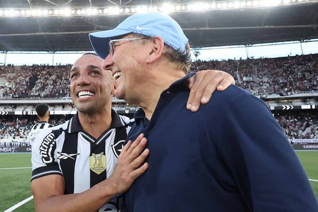 John Textor avalia ano do Botafogo: "Temporada louca" John Textor avalia ano do Botafogo: "Temporada louca"