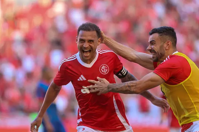 Inter vence, resultados paralelos ajudam e escapa do rebaixamento Inter vence, resultados paralelos ajudam e escapa do rebaixamento