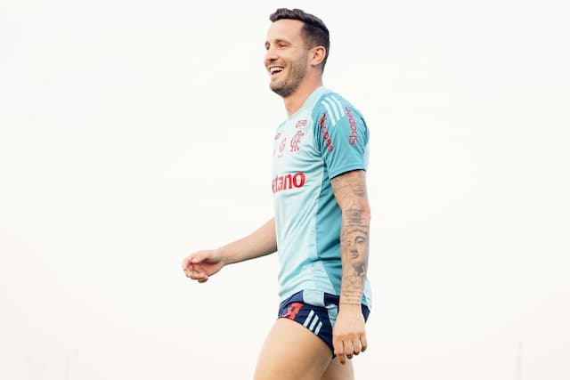 Saúl passa por cirurgia para corrigir problema no calcanhar Saúl passa por cirurgia para corrigir problema no calcanhar