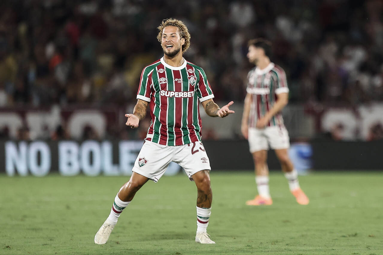 Imagem da noticia Lateral do Fluminense explica derrota na Libertadores e promete volta por cima