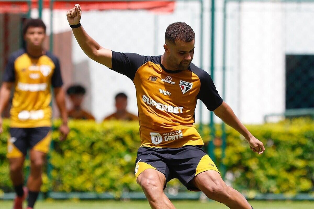 São Paulo tira Alisson do clássico diante do interesse do Corinthians