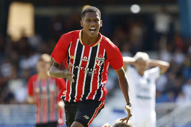 São Paulo vence e garante classificação na Copinha São Paulo vence e garante classificação na Copinha