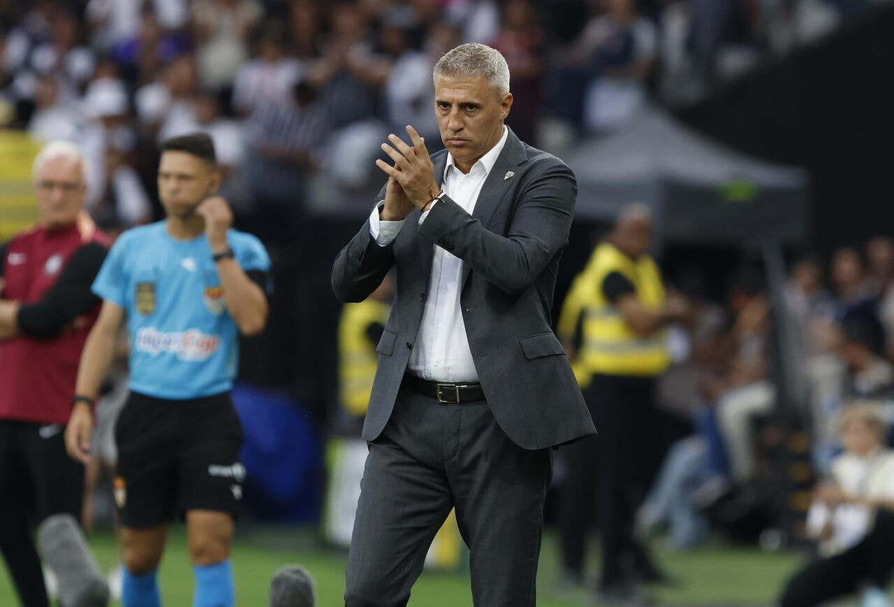 Imagem da noticia Crespo elogia atuação do São Paulo em clássico e vê clube unido após crise