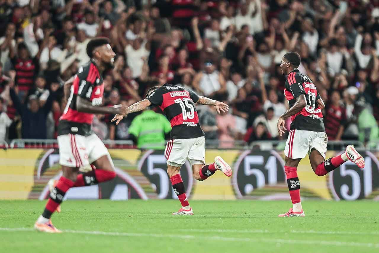 Imagem da noticia Flamengo bate o Vasco no Maracanã e conquista primeira vitória