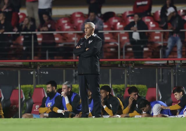 Crespo desaprova testes do São Paulo contra a Portuguesa: "Hoje não teve nada positivo" Crespo desaprova testes do São Paulo contra a Portuguesa: "Hoje não teve nada positivo"