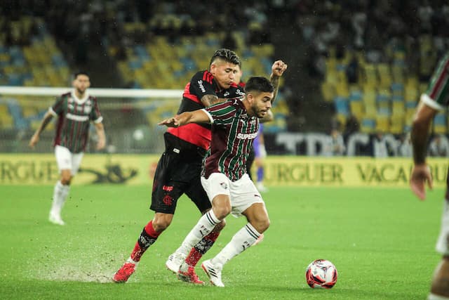Flamengo fica em situação delicada no Carioca após derrota para o Fluminense Flamengo fica em situação delicada no Carioca após derrota para o Fluminense
