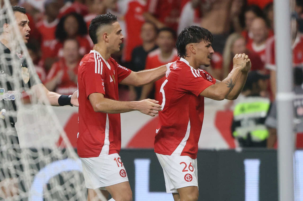 Imagem da noticia Internacional reage e supera o Grêmio, de virada, no primeiro Gre-Nal do ano