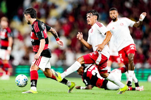 Arrascaeta comenta vaias da torcida do Flamengo após empate