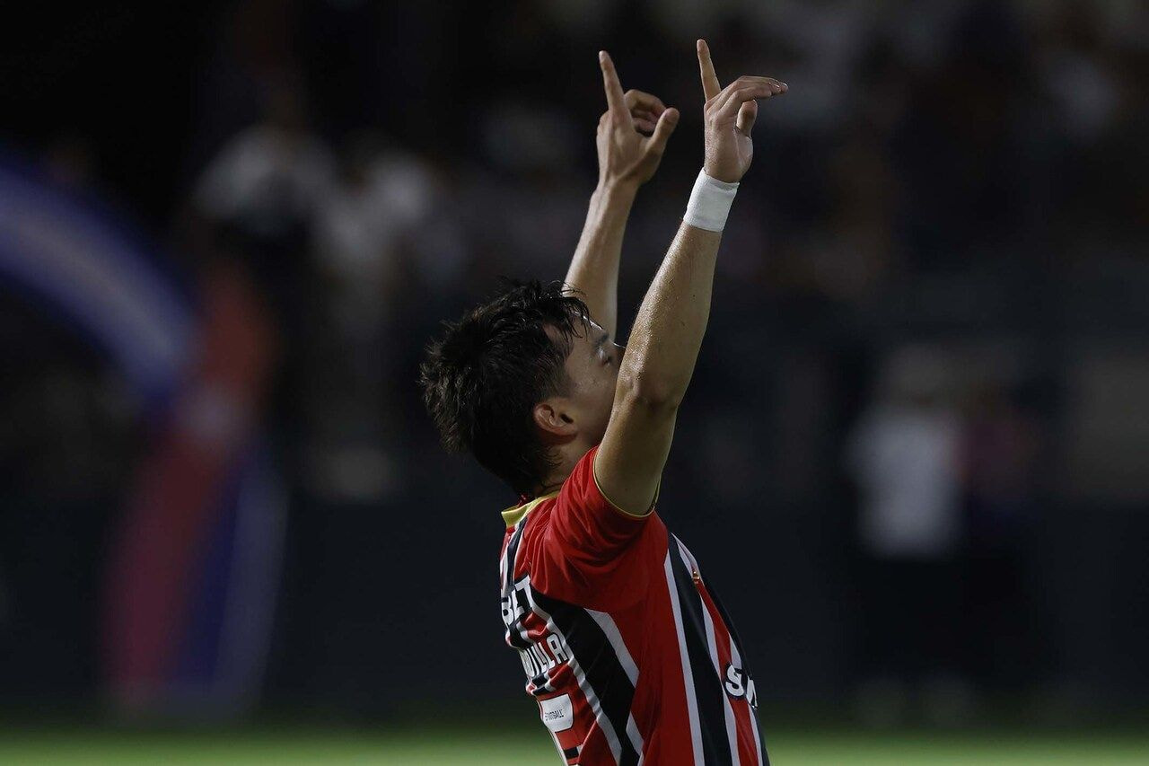 Imagem da noticia São Paulo vence Bragantino e avança à semifinal do Paulistão