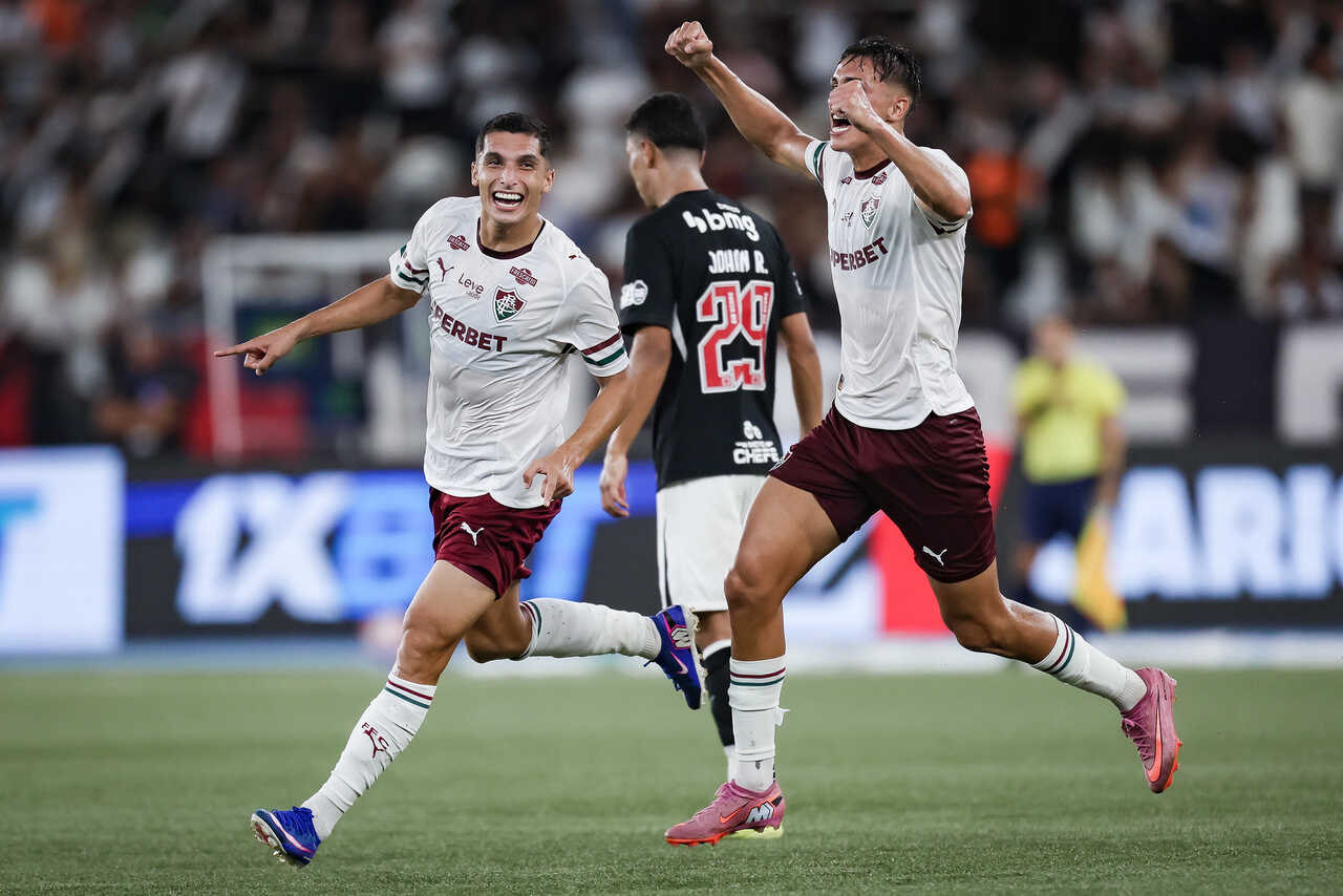 Imagem da noticia Serna marca, e Fluminense sai na frente do Vasco na semifinal do Carioca