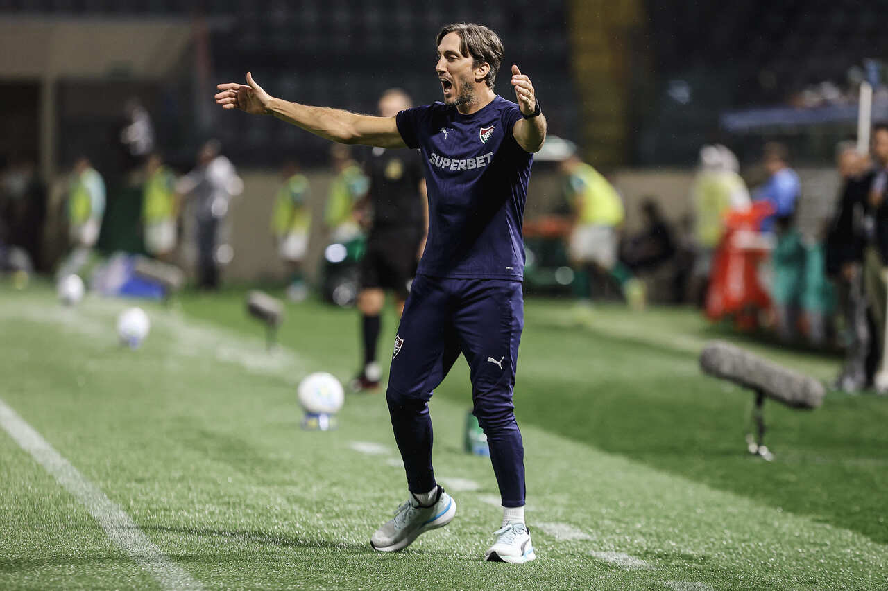 Imagem da noticia Zubeldía elogia jogo do Fluminense em derrota para o Palmeiras: "Fomos superiores"