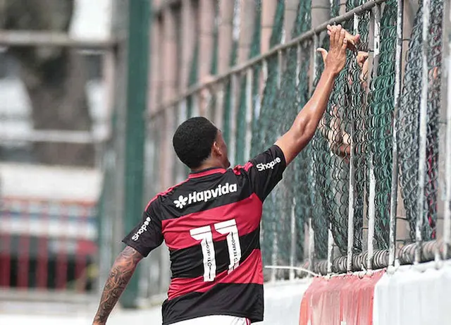 Flamengo recebe proposta por joia do sub-20 e vive empasse Flamengo recebe proposta por joia do sub-20 e vive empasse