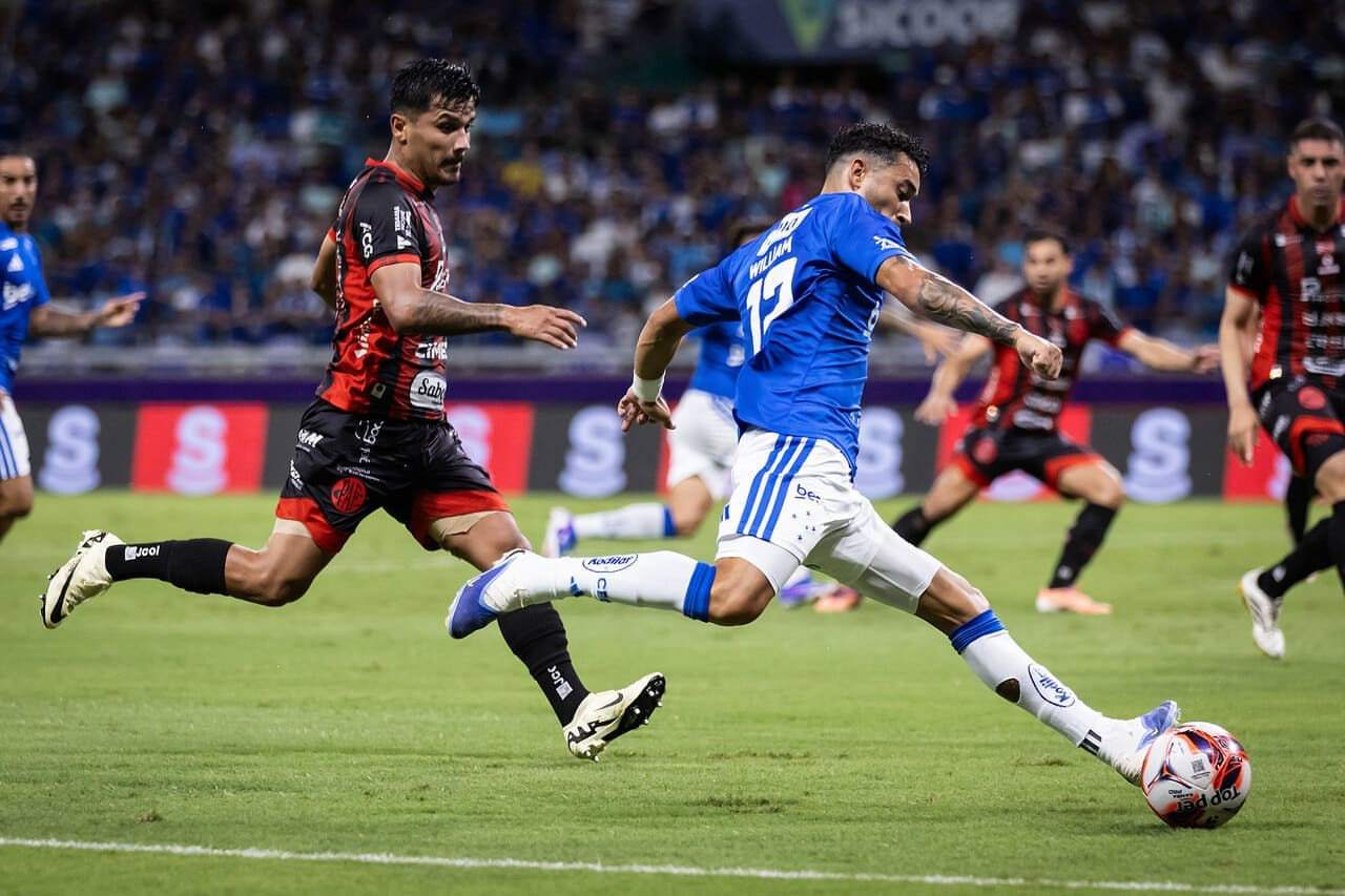 Imagem da noticia Cruzeiro faz gol no último lance, vence o Pouso Alegre e vai à final do Mineiro