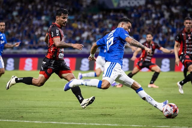 Cruzeiro faz gol no último lance, vence o Pouso Alegre e vai à final do Mineiro Cruzeiro faz gol no último lance, vence o Pouso Alegre e vai à final do Mineiro