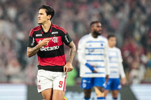 Em noite de reencontros, Flamengo vence o Cruzeiro no Maracanã Em noite de reencontros, Flamengo vence o Cruzeiro no Maracanã