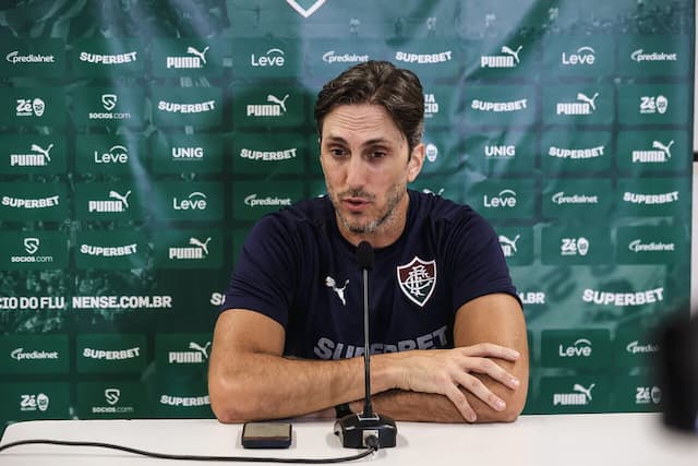 Fluminense vai à CBF contra arbitragem após empate Fluminense vai à CBF contra arbitragem após empate