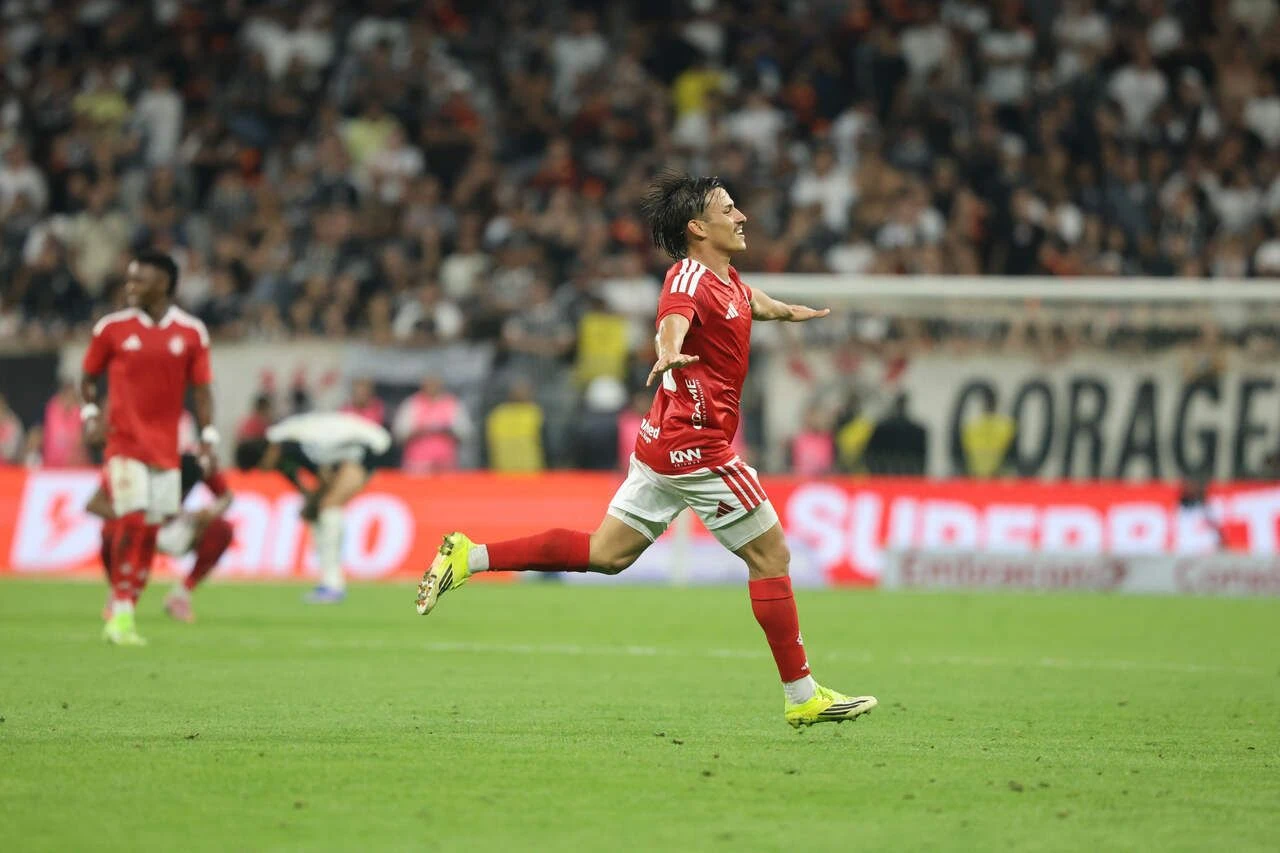 Imagem da noticia Autor do gol do Inter, Bernabei destaca evolução sob comando de Pezzolano