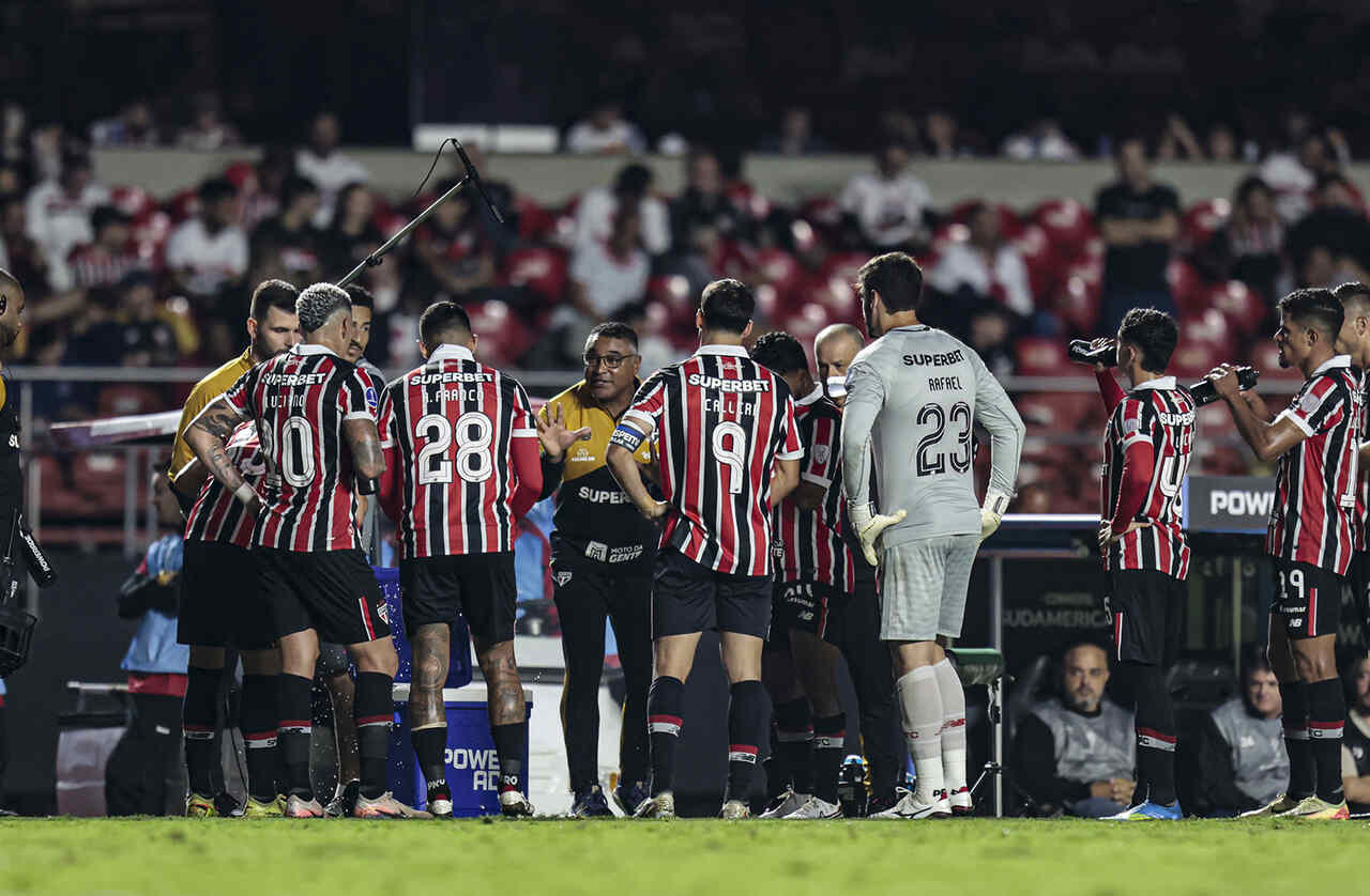 Imagem da noticia São Paulo estreia na Copa do Brasil para espantar momento turbulento