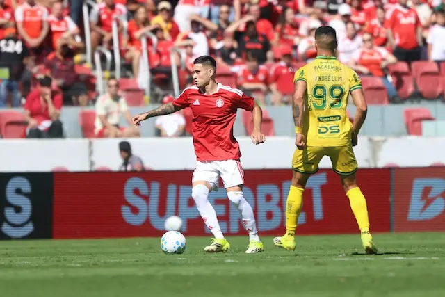 Sob vaias e gritos de "time sem vergonha", Inter perde para Mirassol em casa Sob vaias e gritos de "time sem vergonha", Inter perde para Mirassol em casa