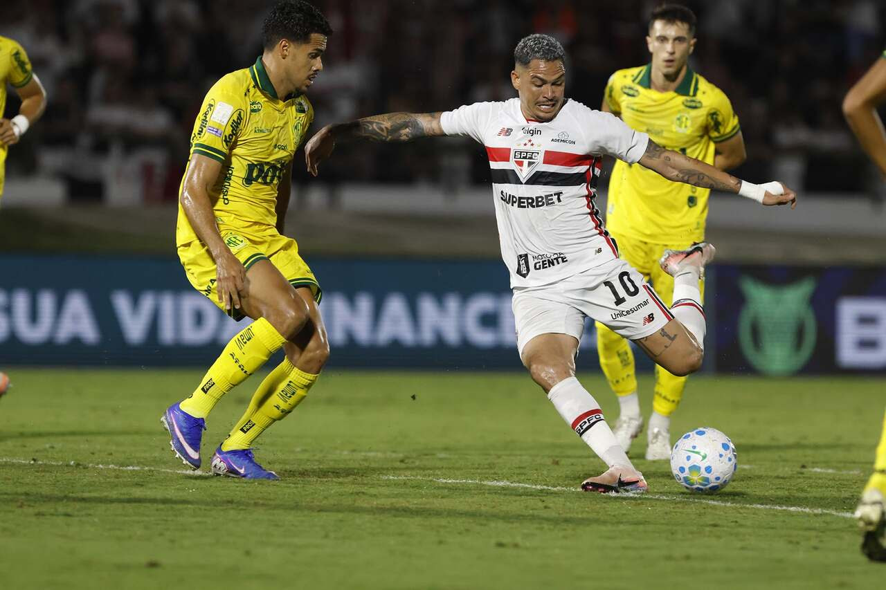 Imagem da noticia Luciano celebra vitória e marca histórica pelo São Paulo: ''Gol de alívio''