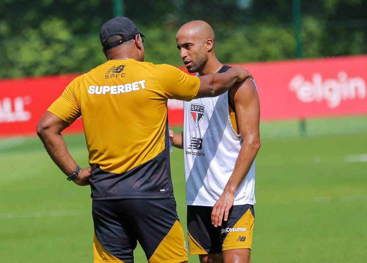 Imagem da noticia Treino do São Paulo tem Lucas liberado para voltar e Marcos Antônio no campo