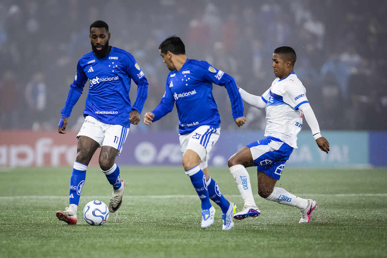 Imagem da noticia Com um a menos, Cruzeiro arranca empate no Chile pela Libertadores