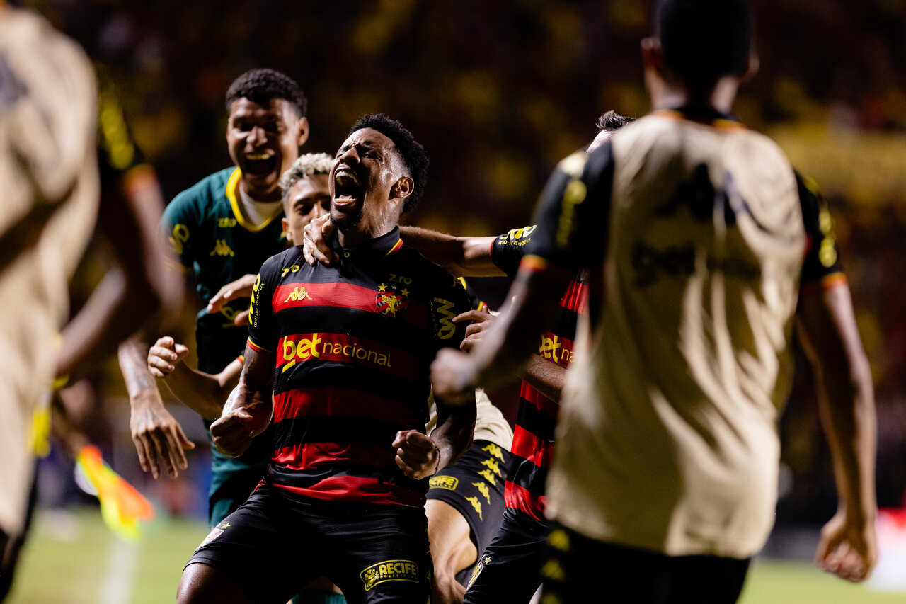 Imagem da noticia Felipinho faz golaço e coloca Sport nas semifinais do Nordestão