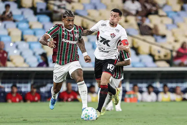 Fluminense marca no final e evita derrota para o Vitória Fluminense marca no final e evita derrota para o Vitória
