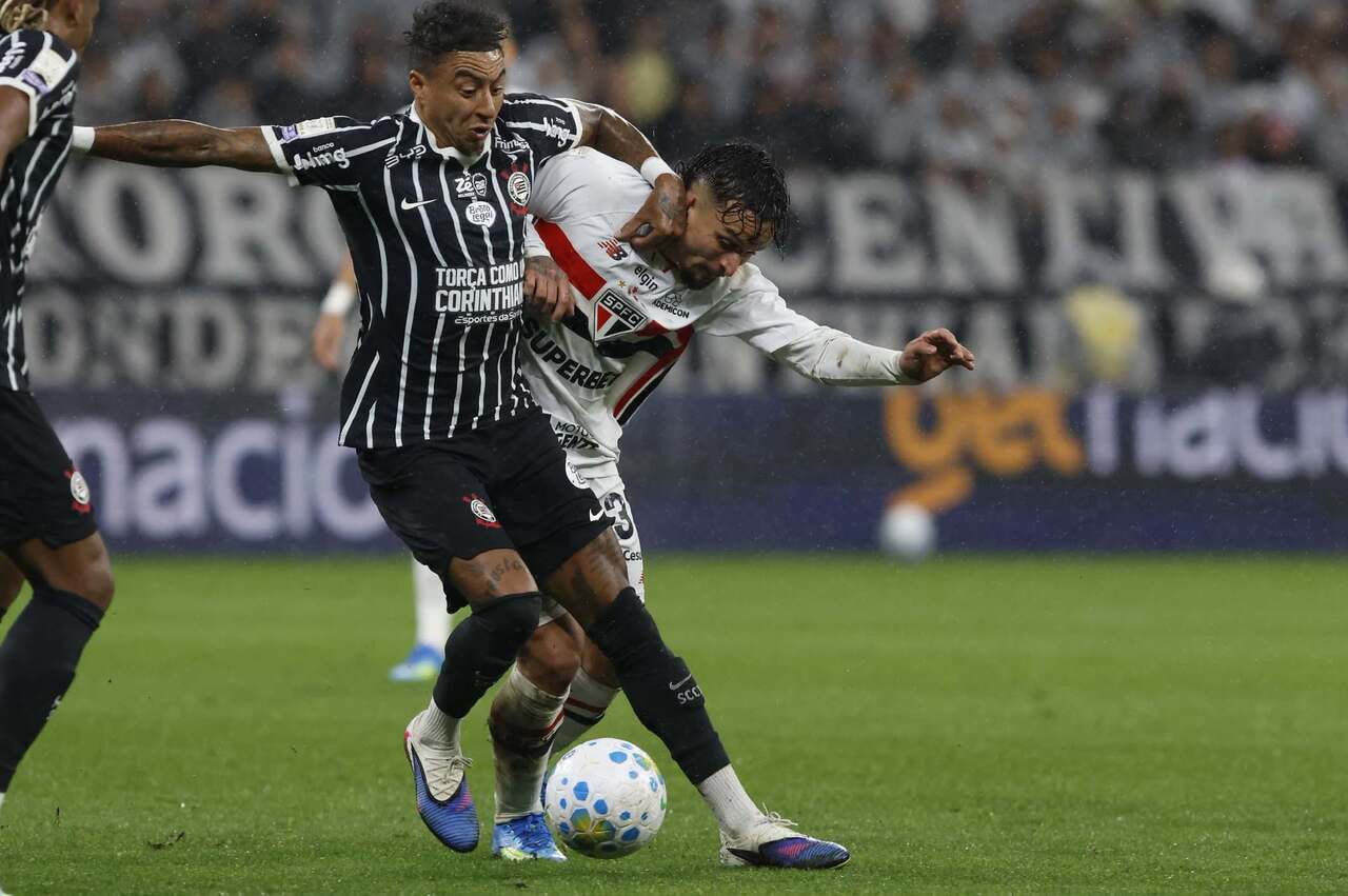 Imagem da noticia STJD denuncia o Corinthians em três artigos por problemas contra o São Paulo
