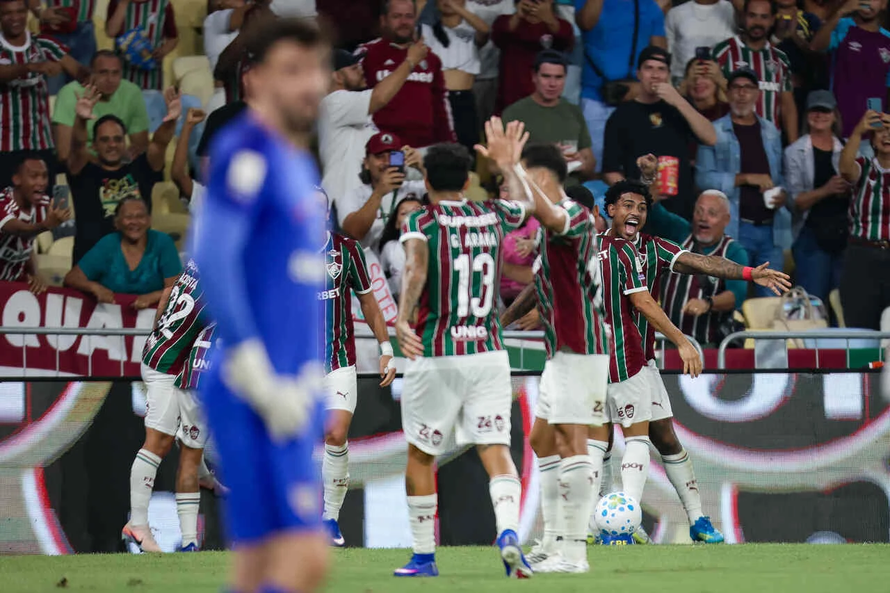 Imagem da noticia Em noite de Hulk, Fluminense bate o São Paulo e volta a vencer pelo Brasileirão