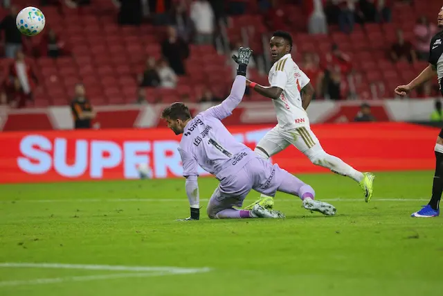 Internacional goleia Vasco no Beira-Rio Internacional goleia Vasco no Beira-Rio