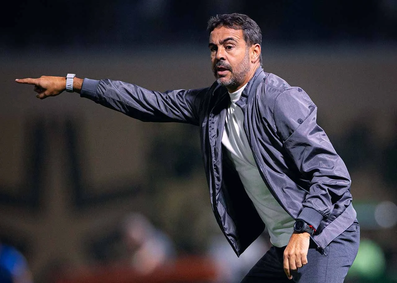 Imagem da noticia Artur Jorge arma surpresa no Cruzeiro para jogo decisivo na Bombonera